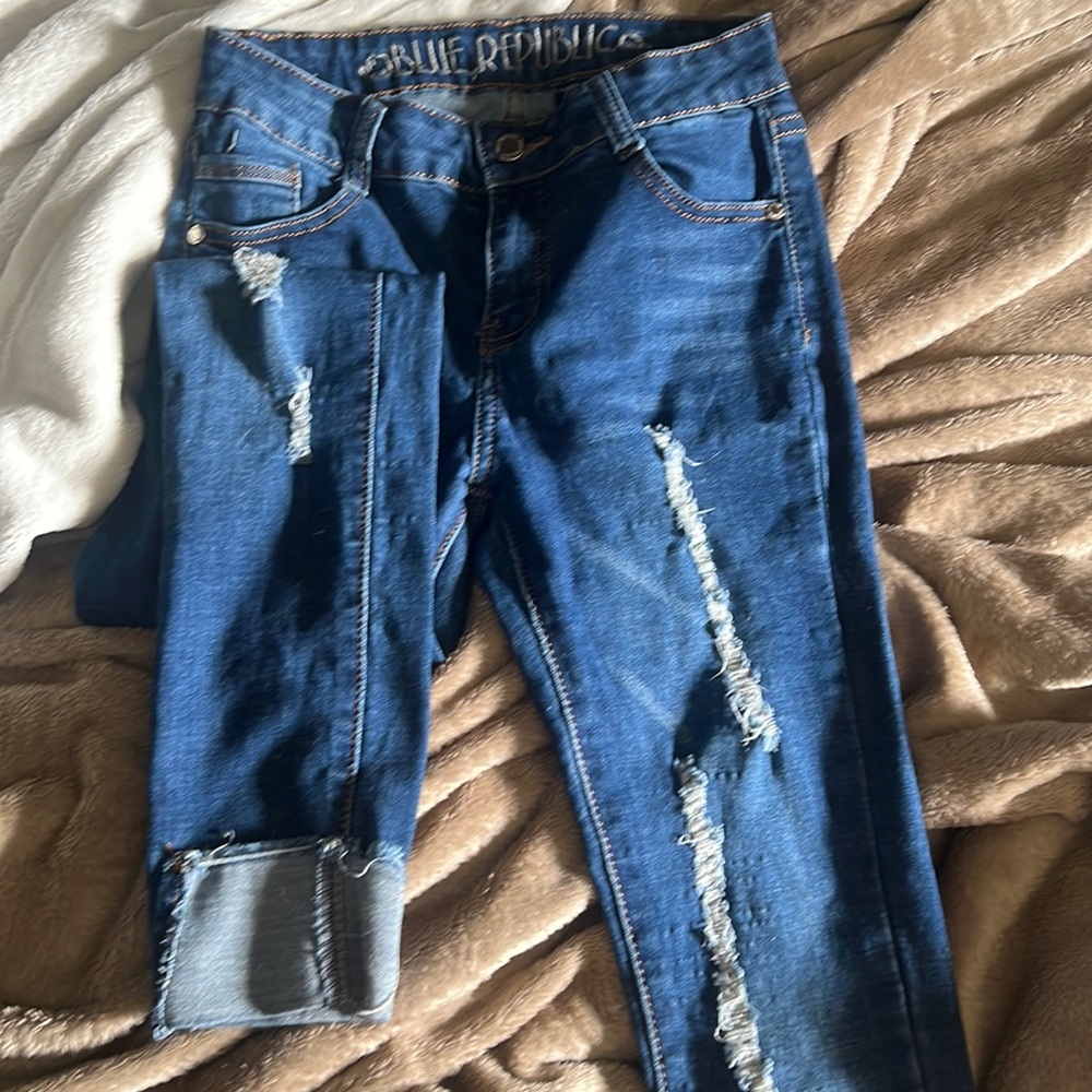 ripped skinny jeans